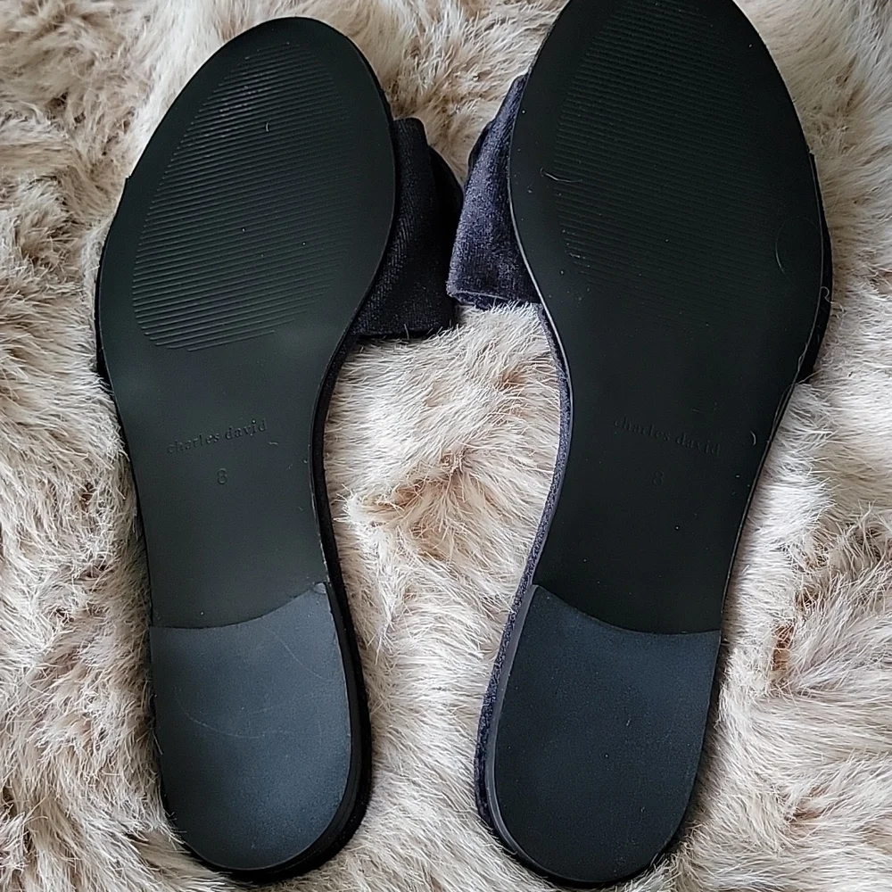 Sandals - Picture 2 of 4